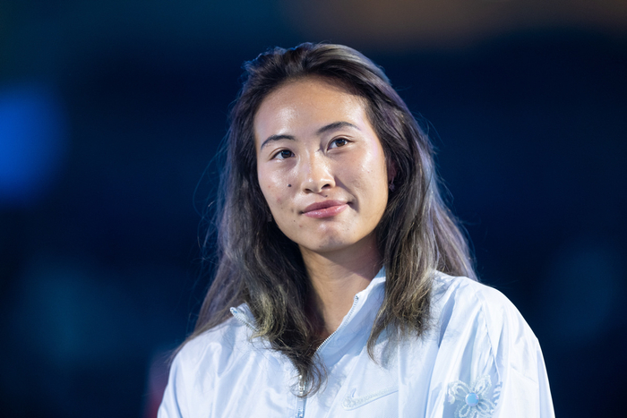 郑钦文复出！多哈1000赛首轮对阵前澳网冠军肯宁|多哈站|退赛|中国网球公开赛|WTA1000|施耐德_新浪体育_新浪新闻