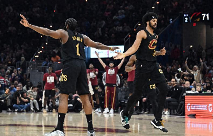 九游官网-NBA交易果然最成功，一个超级助攻王，带动全队集体爆发|詹姆斯·哈登|阿伦|骑士|斯特鲁斯|莫布里_新浪体育_新浪新闻